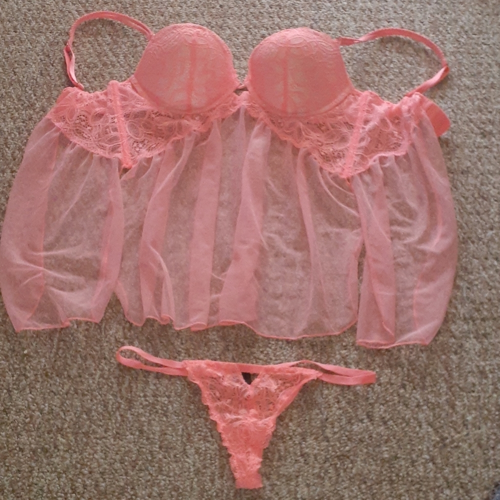 Victoria's Secret Chemise w/ Thong SIZE 34C/OS